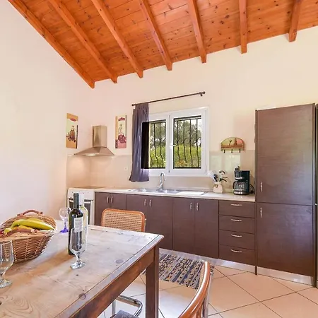 Casa de Férias Ema The Red House *