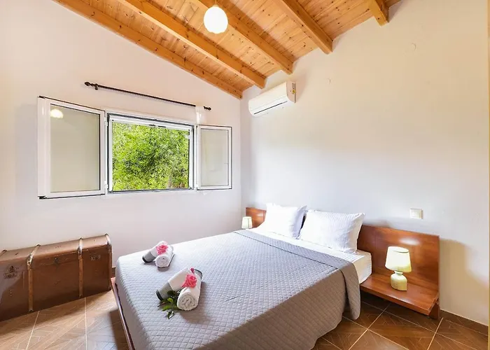 Ema The Red House Vakantiehuis