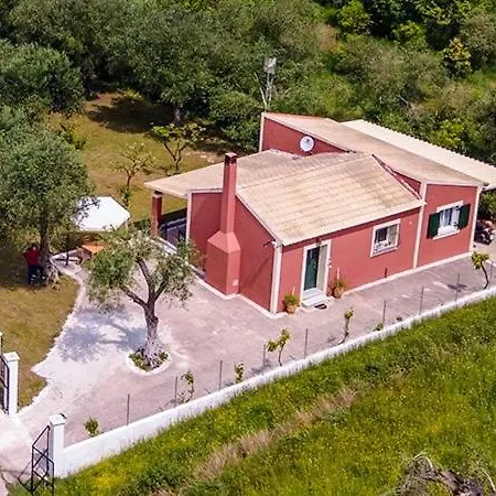 Vakantiehuis Ema The Red House *