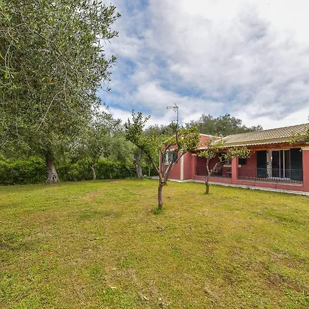 Ema The Red House Hébergement de vacances *